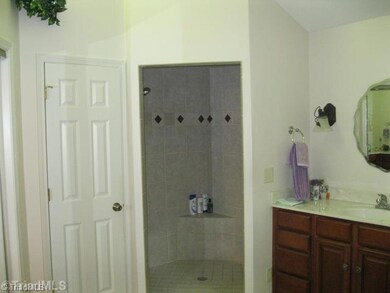 Master Bath/Spa.