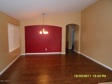 FORMAL DINING