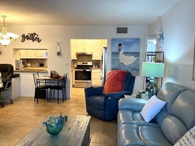 dining nook off kitchen