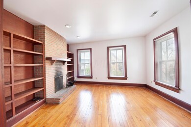 217 1/2 (2 Bedroom)