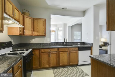 46349 Pryor Square unit 46349, Sterling, VA 20165 - photo 5