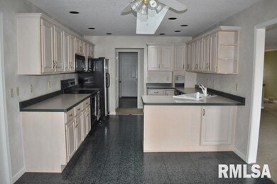 1730 E Rusholme St, Davenport, IA 52803 - photo 5