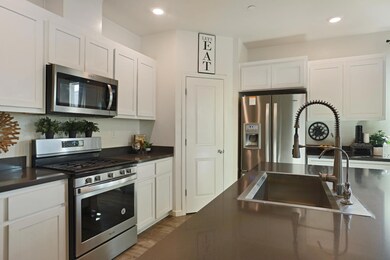 404 Central Pacific St, Lathrop, CA 95330 - photo 5