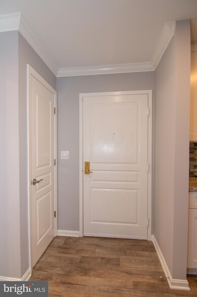 5575 Seminary Rd unit 102, Falls Church, VA 22041 - photo 5