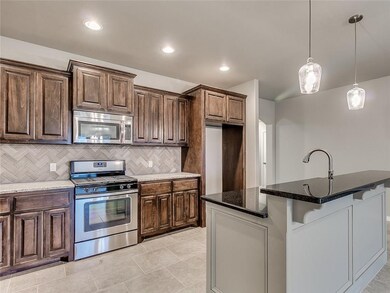 605 Beechwood Way, Moore, OK 73160 - photo 7