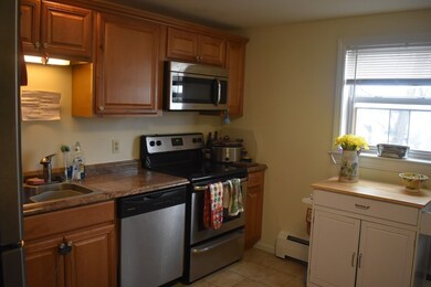 48-50 Oak St unit 48, Waltham, MA 02453 - photo 3