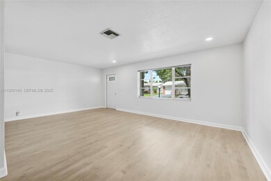 1131 NW 90th Way, Plantation, FL 33322 - photo 5