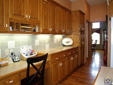 7702 SW 27th St, Topeka, KS 66614 - photo 3