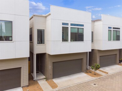 614 Thornton Rd unit E, Houston, TX 77018 - photo 3