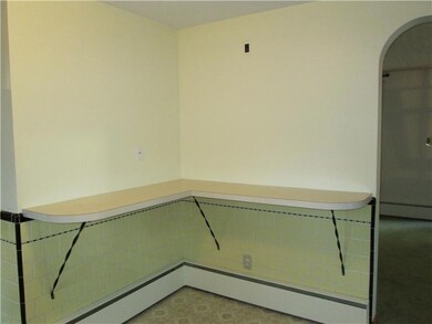 Kitchen. Ready for stools in the kitchen,,,  or op