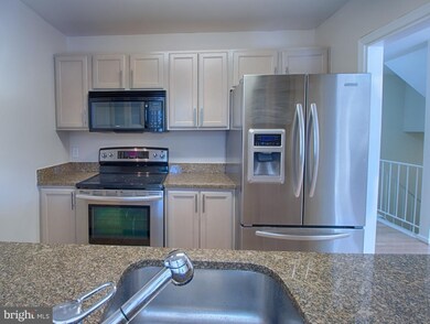 10448 Parthenon Ct, Bethesda, MD 20817 - photo 5