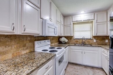 1005 Atlanta Dr unit 4, Bedford, TX 76022 - photo 6