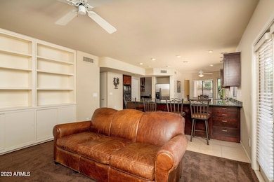 Family room - Kitchen