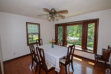 7021 SW Queens Ct, Topeka, KS 66614 - photo 5