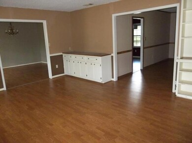 3811 N 7th Ave, Laurel, MS 39440 - photo 2