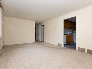 7 Robin Cir, Medway, MA 02053 - photo 3