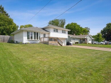 03-104 1713 Devitt Ave