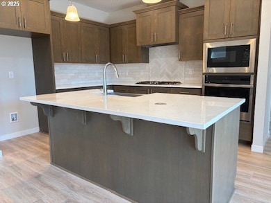 333 W 17th St, Lafayette, OR 97127 - photo 3