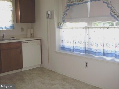 30 Lakebridge Dr, Woodbury, NJ 08096 - photo 4