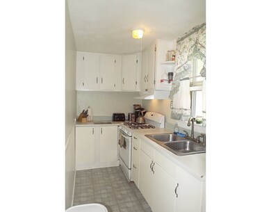 5495 Dartmouth St, Dartmouth, MA 02748 - photo 2