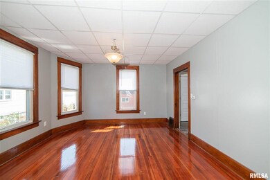 2127 Dixwell St, Davenport, IA 52802 - photo 6