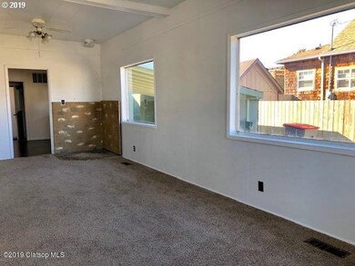 Living Room/Dining Room