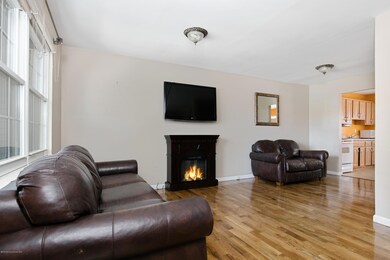 129 Village Green Way Hazlet-print-005-9