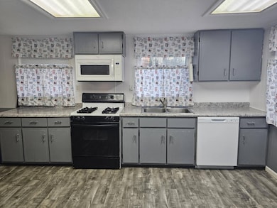 6361 Robin Dr, Harrison, MI 48625 - photo 7