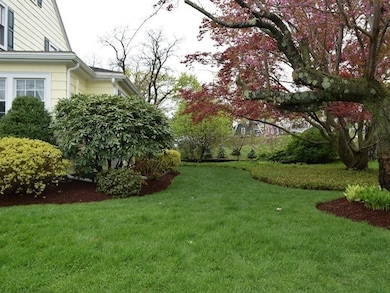 18 Cypress St, Marblehead, MA 01945 - photo 5