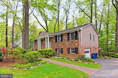 8226 Brittainy Dr, Annandale, VA 22003 - photo 3