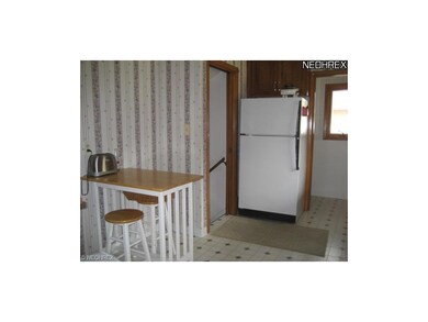 Eat-in Kitchen * cabinents are beautiful wood in e