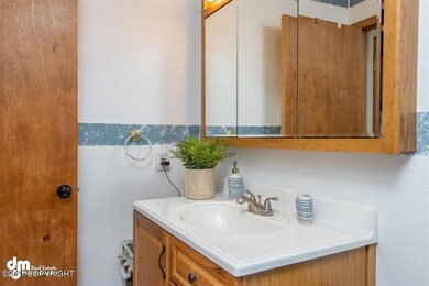 12-Master Bathroom-ELKO4866