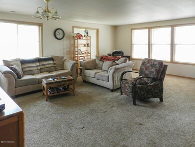 Family Room with 5 Windows