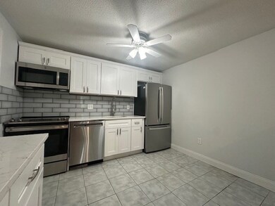 139 King St unit 102, Franklin, MA 02038 - photo 2