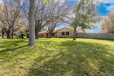 2147 Hill Top Cir, Weatherford, TX 76085 - photo 3