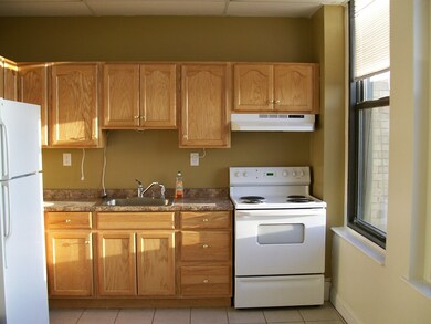 11 Lawrence St unit 504, Lawrence, MA 01840 - photo 3