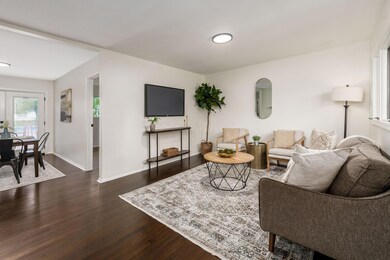 007__W 3810 Clearwater Dr-003