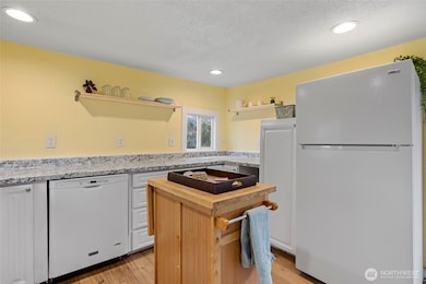 1320 N Oak Harbor St unit 107, Oak Harbor, WA 98277 - photo 4