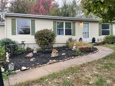 4981 N Burning Bush Ct, Columbia, MO 65202 - photo 2