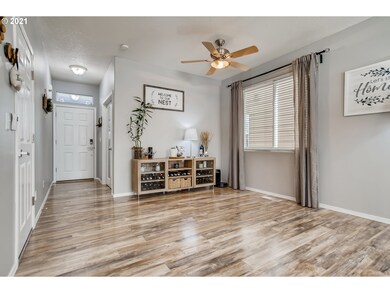 966 SW 19th Way, Troutdale, OR 97060 - photo 6