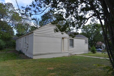 611 W Lake St, Ennis, TX 75119 - photo 2