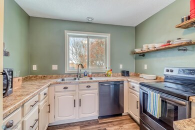 Kitchen1_3.jpg