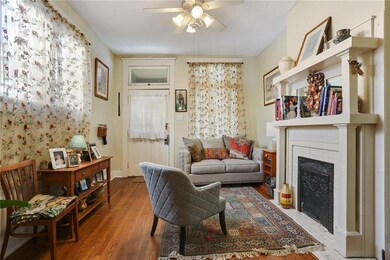 7902 Sycamore Living Room, looking towards front d