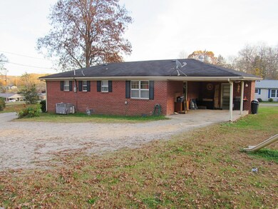 223 Southwood Dr, Linden, TN 37096 - photo 4