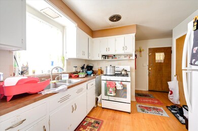 6207 N Sacramento Ave, Chicago, IL 60659 - photo 6