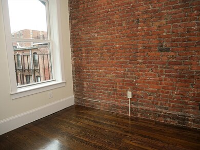 261 W Newton St unit 4, Boston, MA 02116 - photo 4