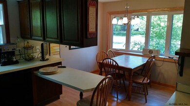 4316 Buckingham Dr, Schenectady, NY 12304 - photo 3