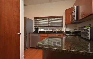 1088 Perry St unit E, Columbus, OH 43201 - photo 7