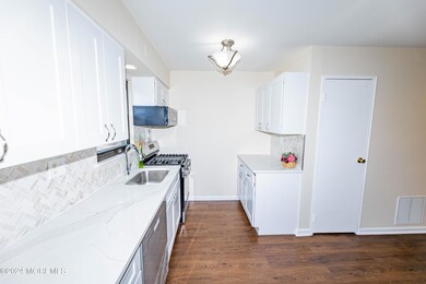 301 Spring St unit 11, Red Bank, NJ 07701 - photo 5