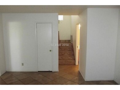 2809 S Swallow Point Cir, Las Vegas, NV 89117 - photo 4